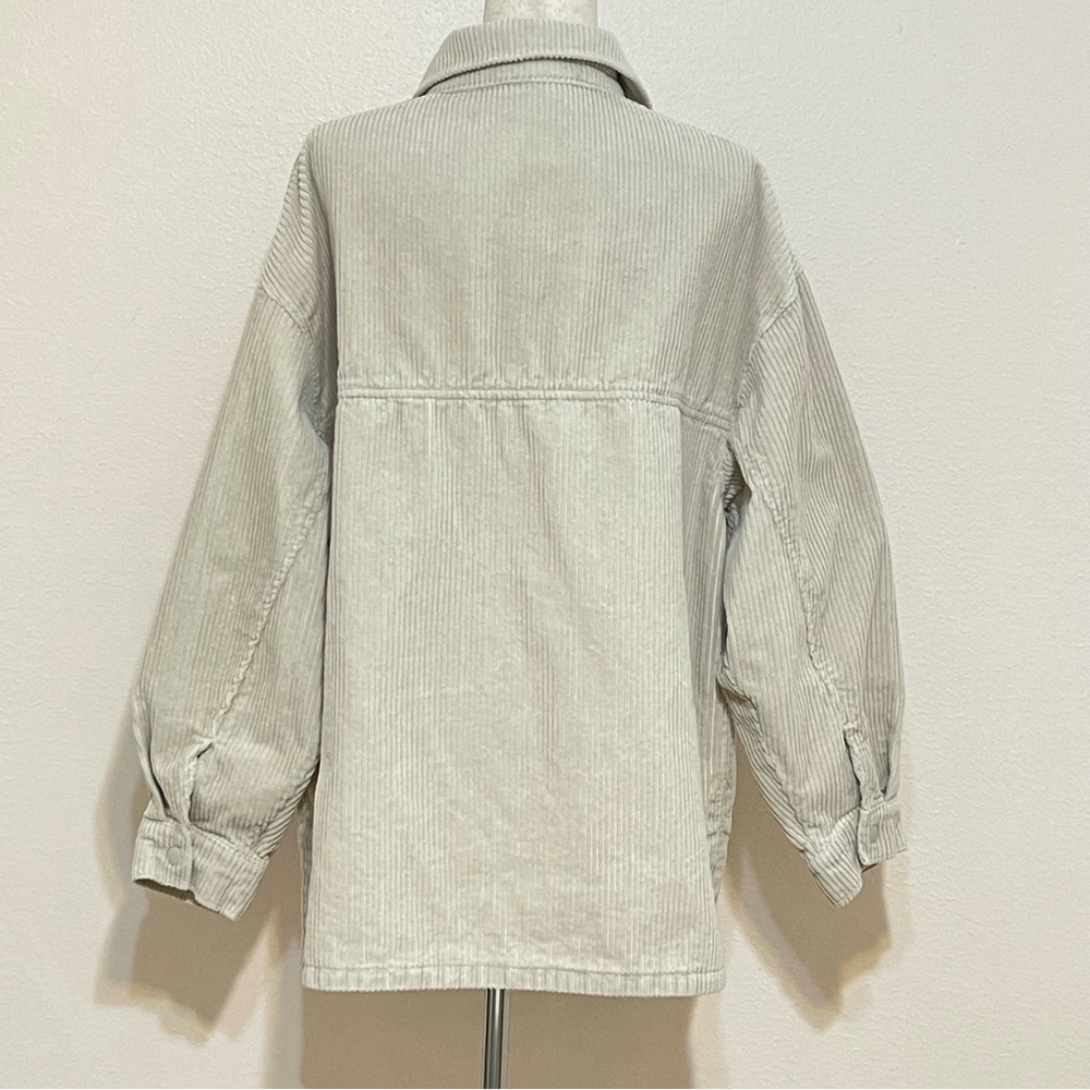 H&M DIVIDED corduroy oversized shirt jacket size medium - Picture 4 of 12